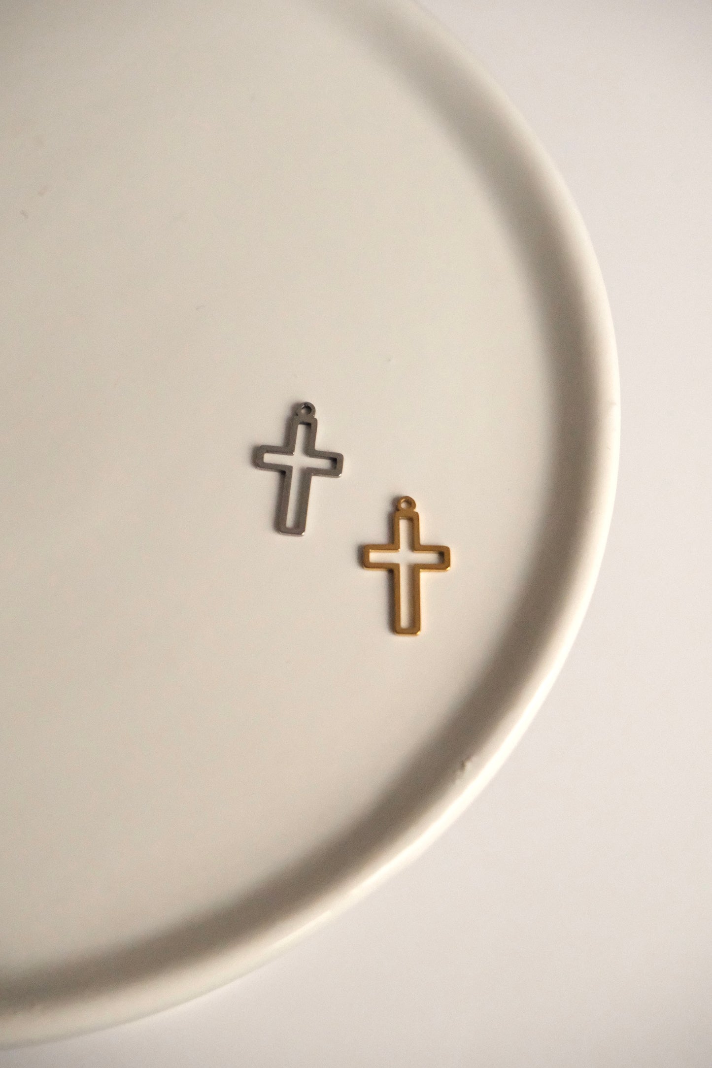 Charms - Croix minimaliste