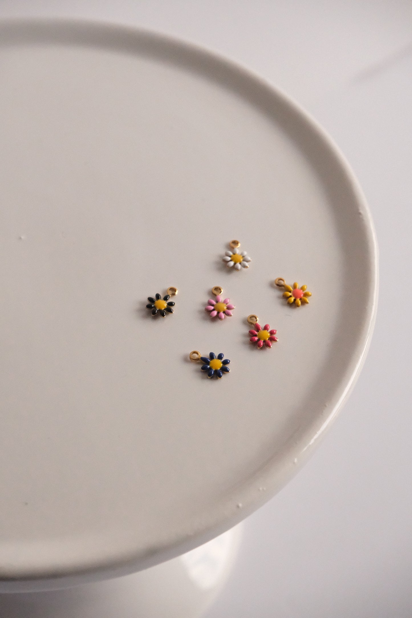 Charms - Marguerites colorées
