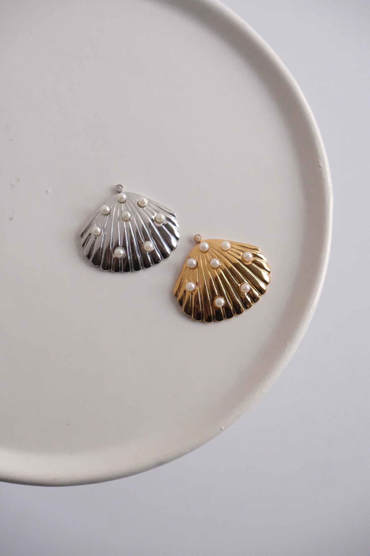 Charms - Coquillages perlés