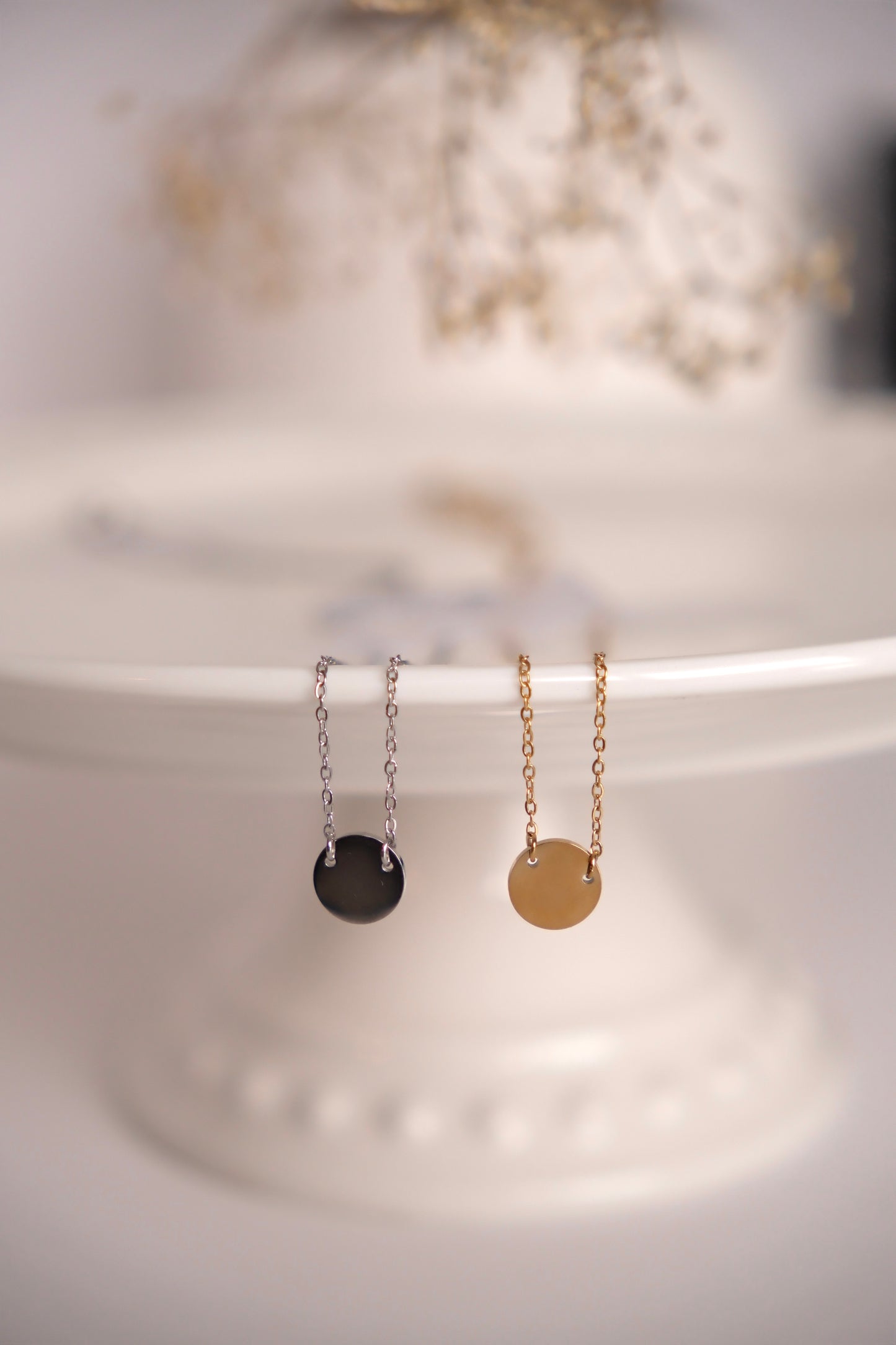 Chaine à petit médaillon à graver